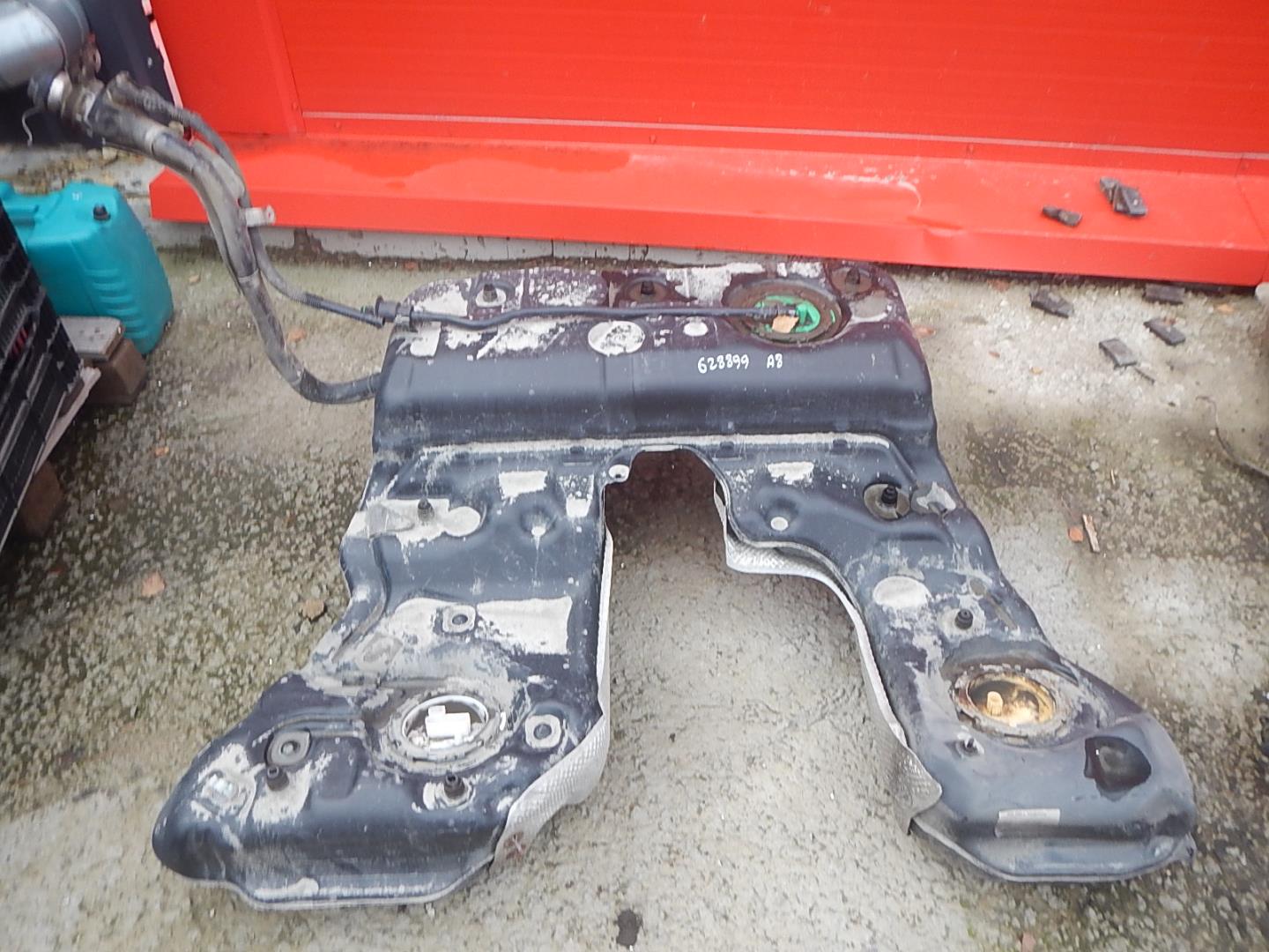 Бак топливный