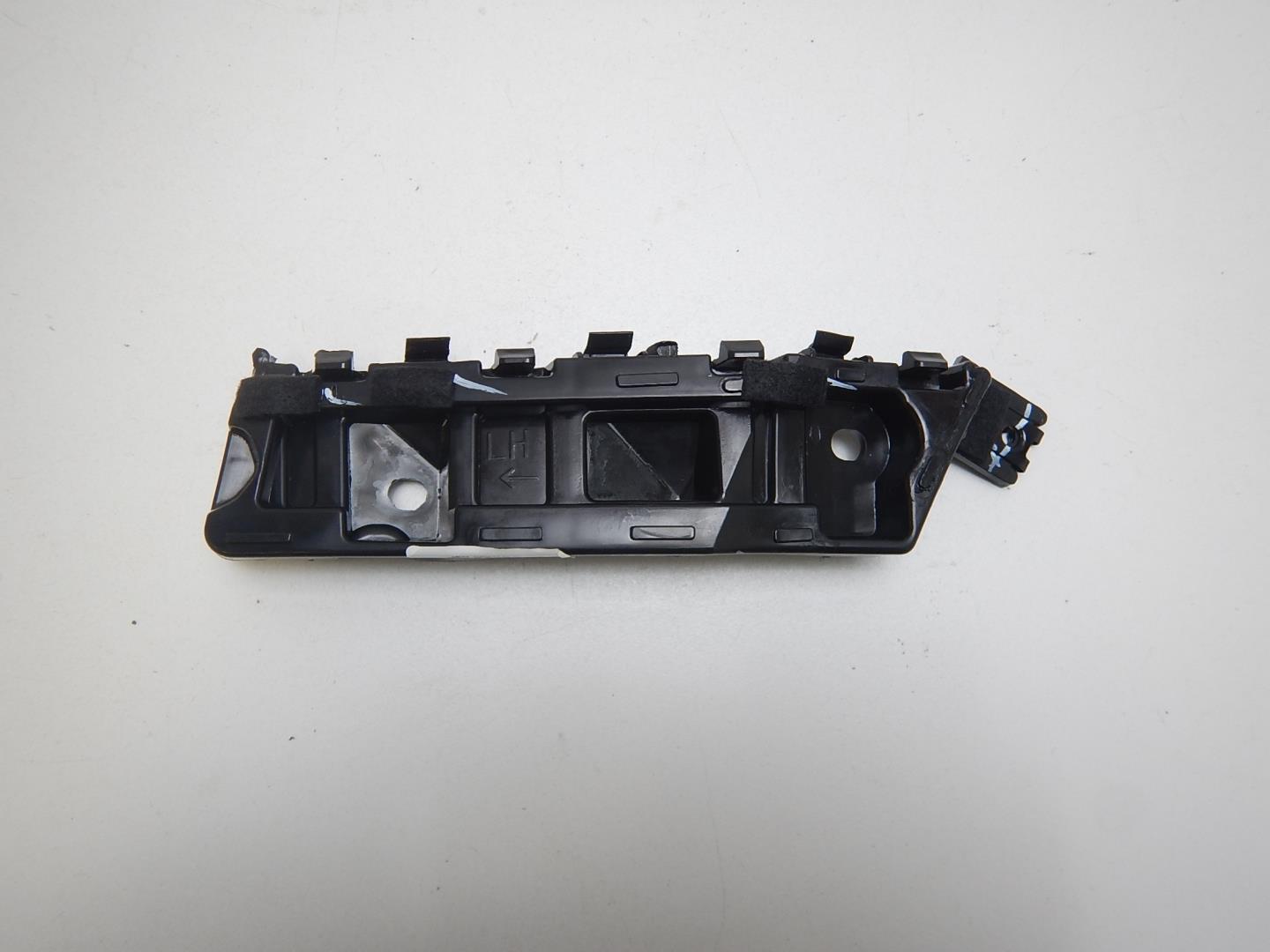 Кронштейн переднего бампера левый