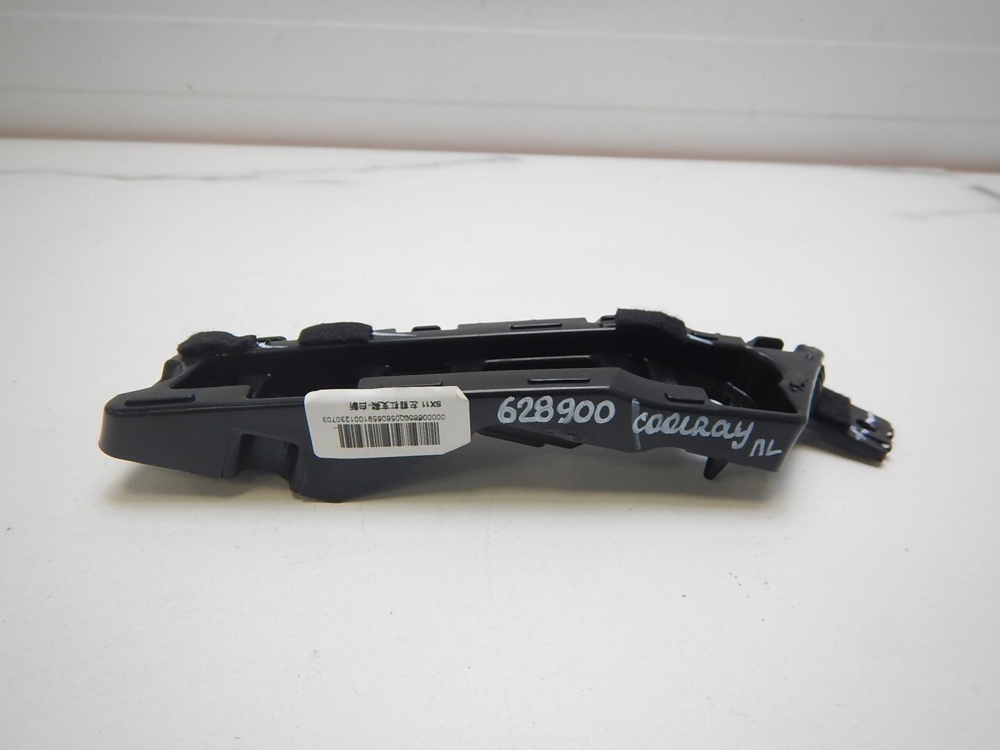 Кронштейн переднего бампера левый