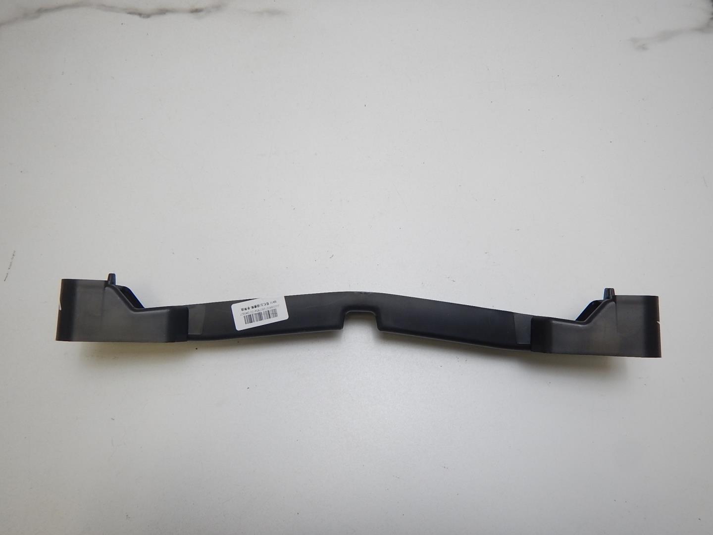 Кронштейн переднего бампера