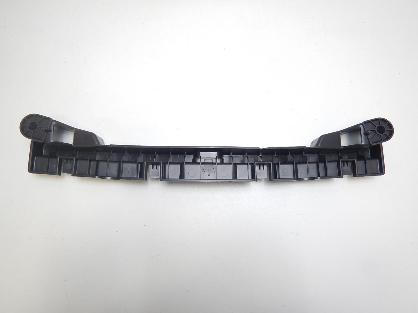 Кронштейн переднего бампера