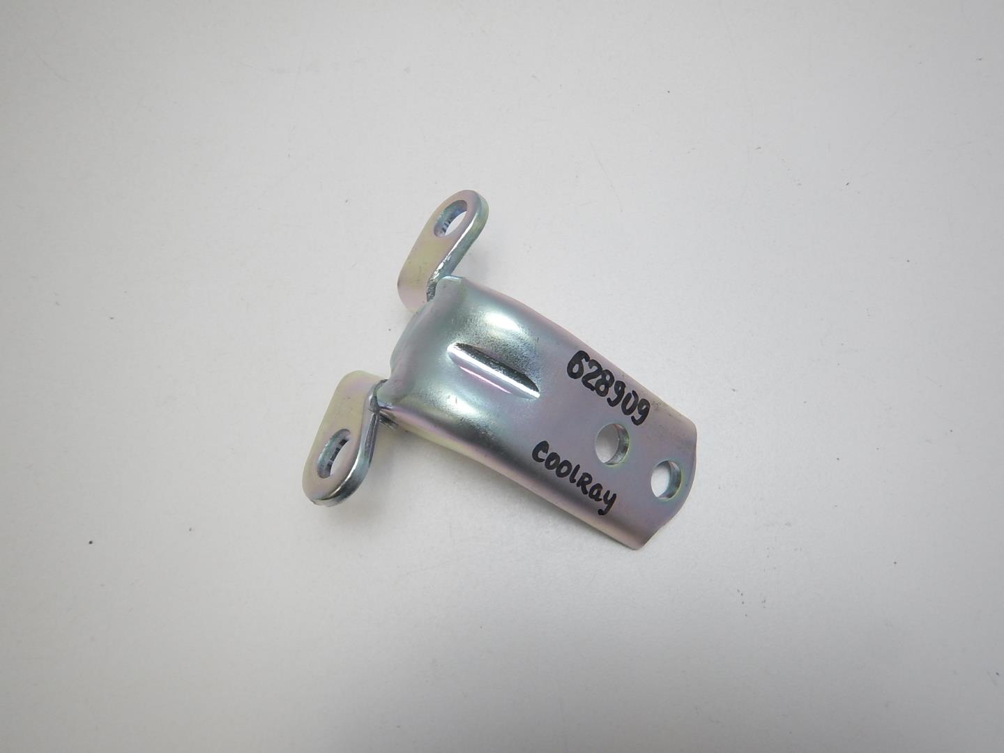 Петля двери задней левой нижняя