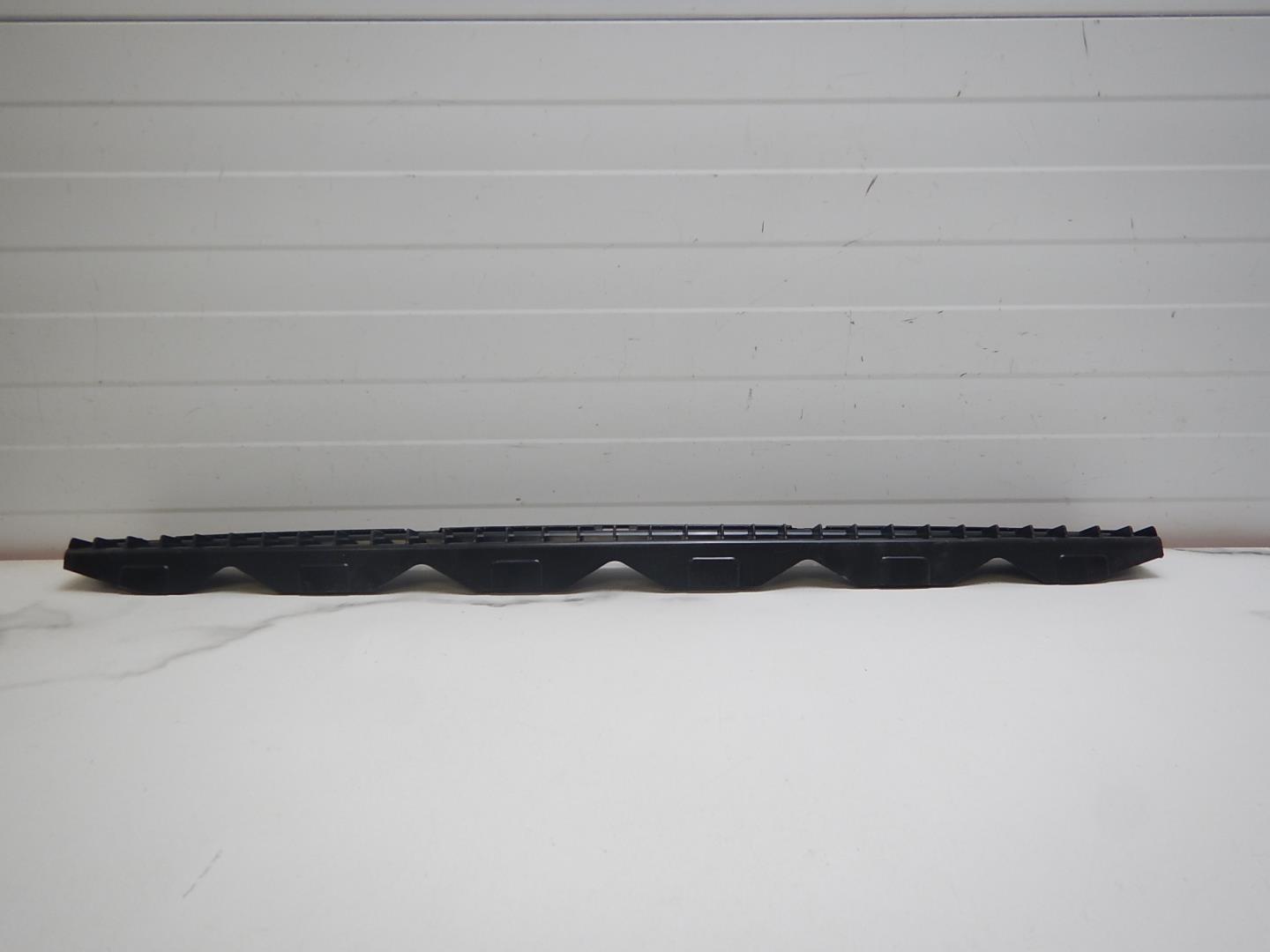 Кронштейн заднего бампера