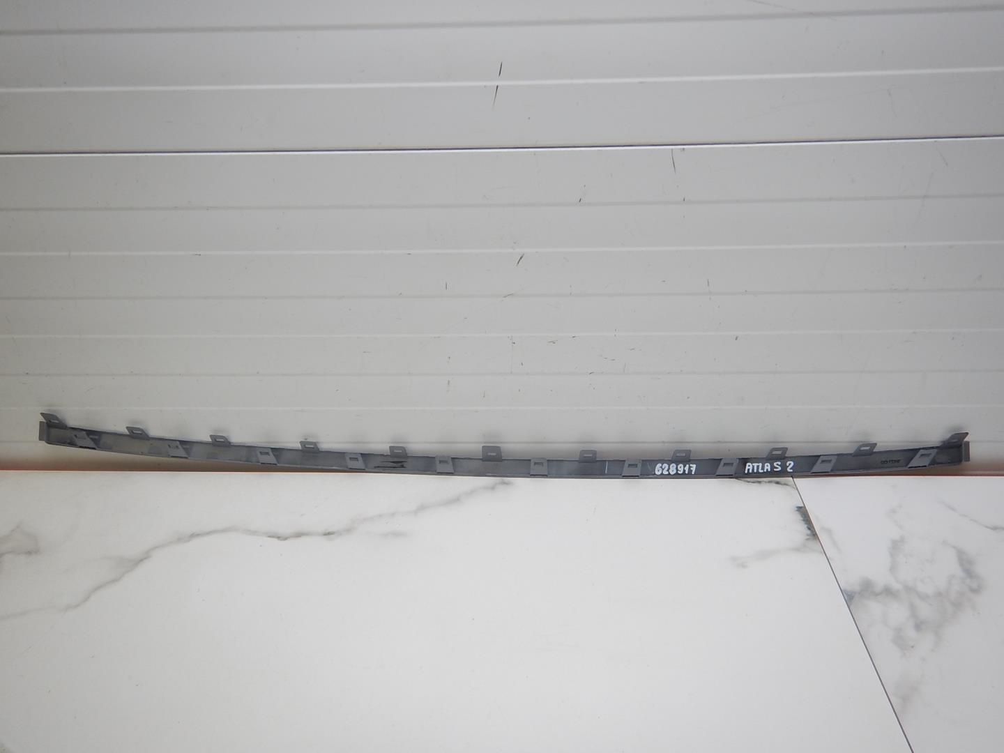 Накладка переднего бампера