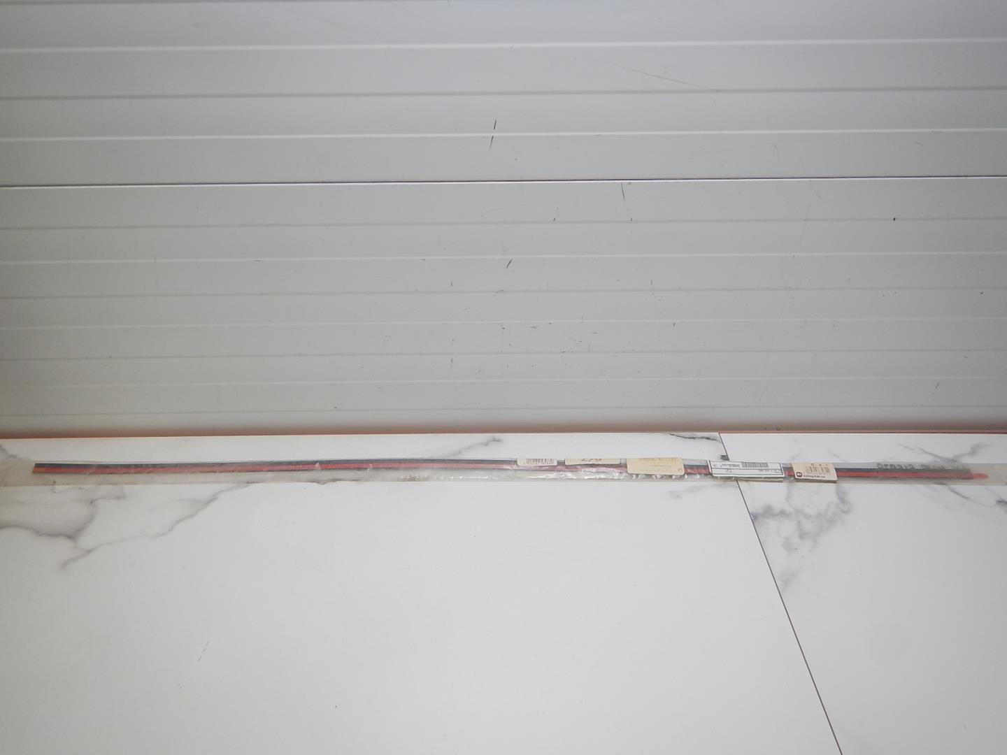 Молдинг лобового стекла