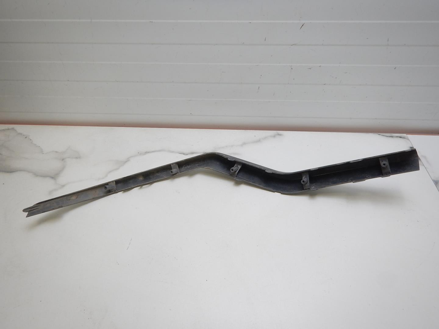 Накладка переднего бампера правая