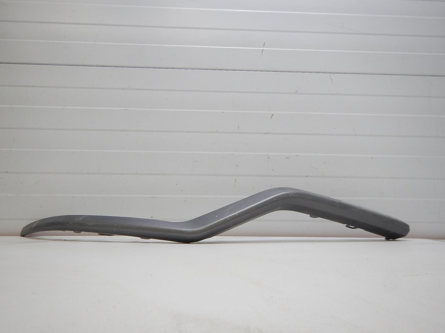 Накладка переднего бампера правая