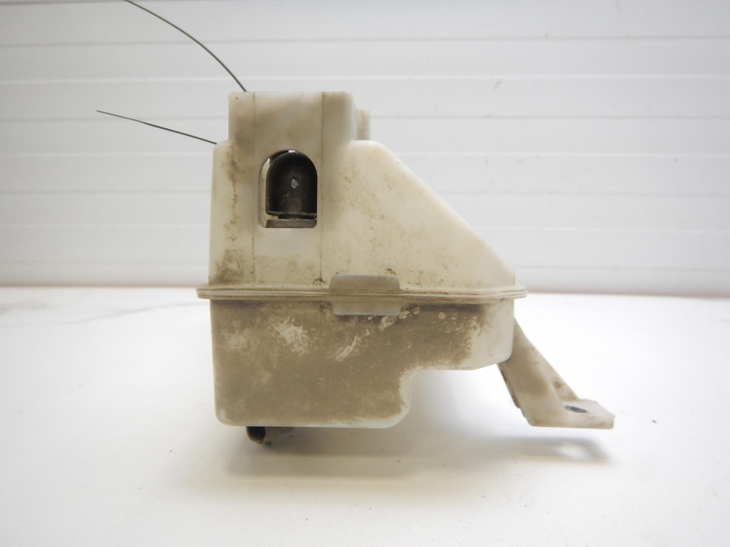 Бачок омывателя лобового стекла