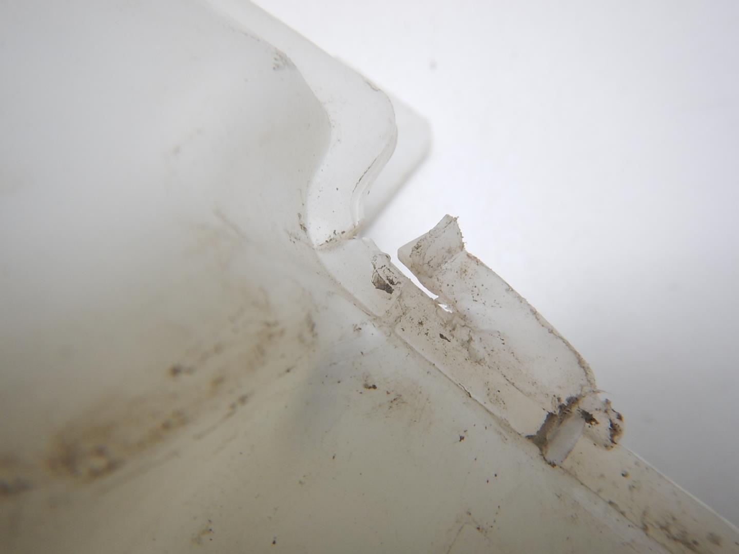 Бачок омывателя лобового стекла