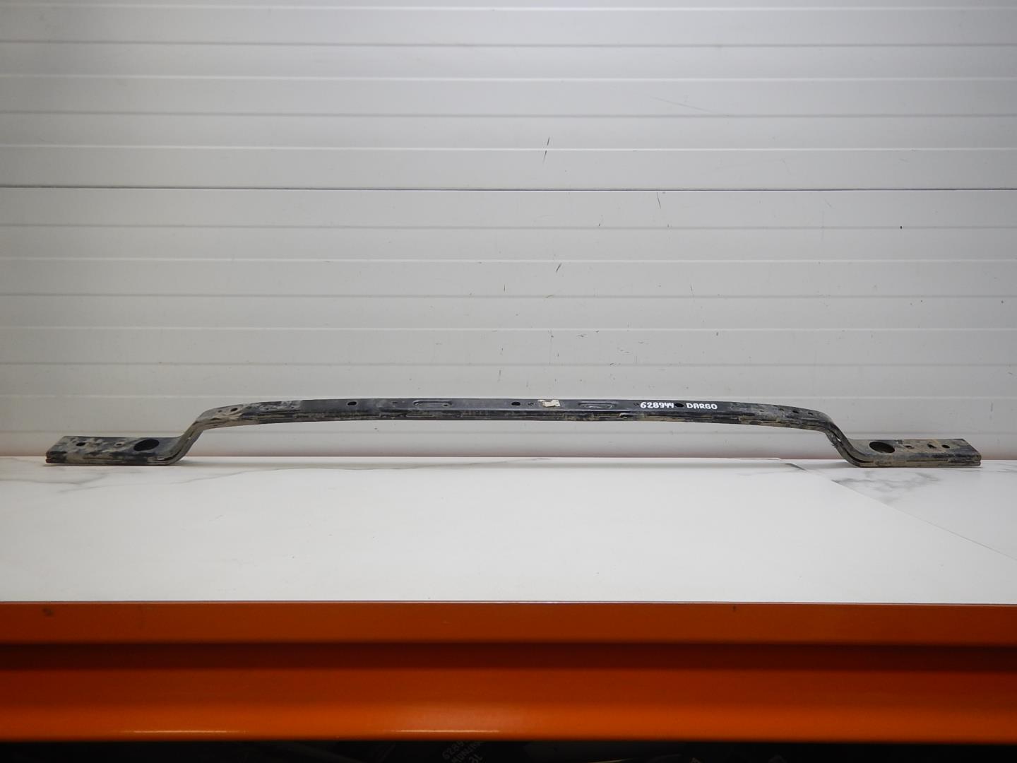 Усилитель переднего бампера