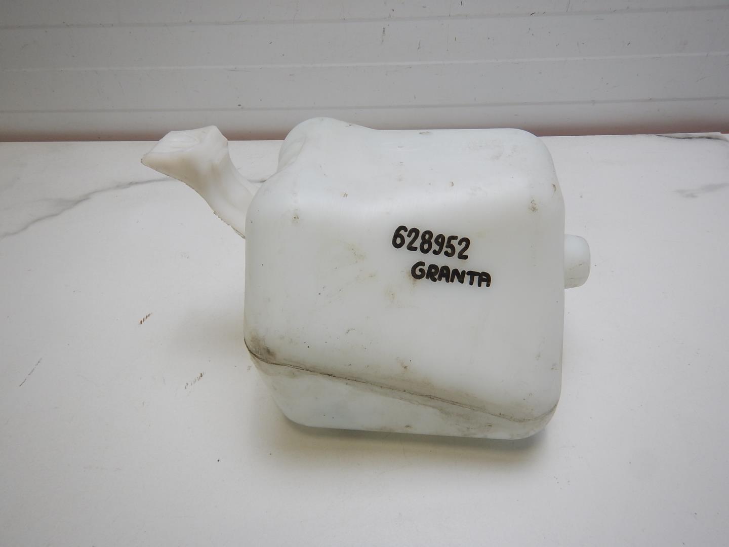 Бачок омывателя лобового стекла