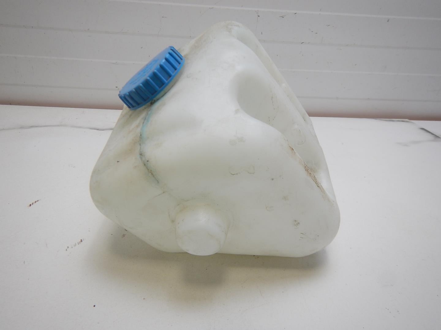 Бачок омывателя лобового стекла