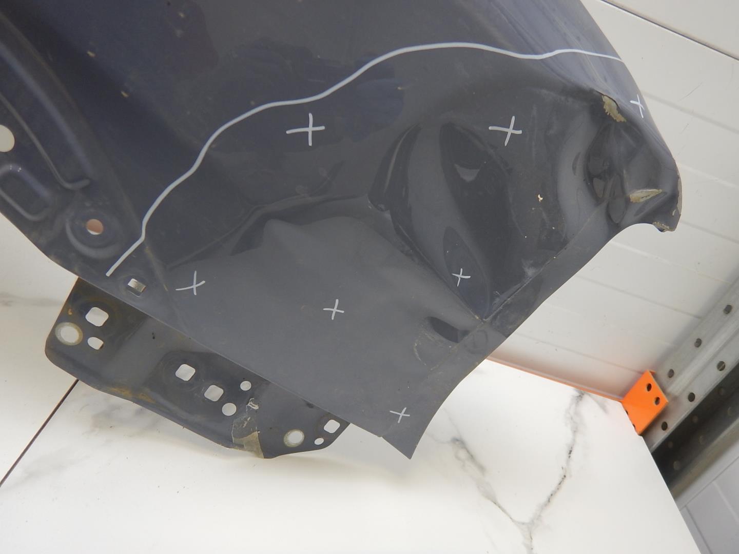 Крыло переднее правое