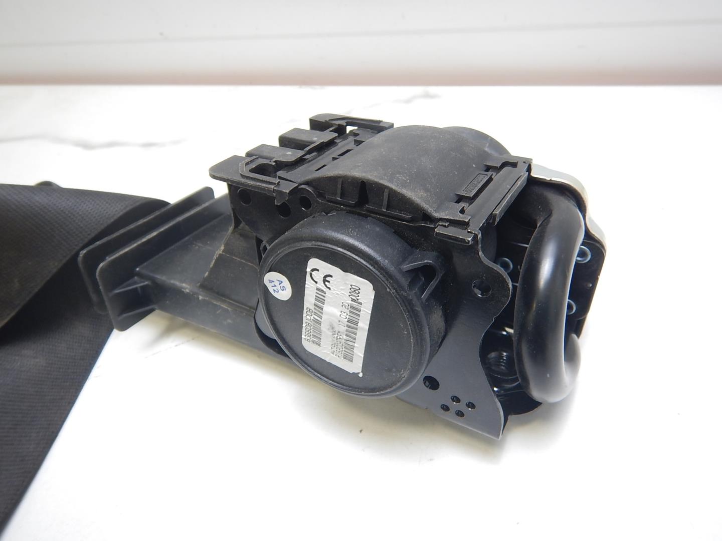 Ремень безопасности