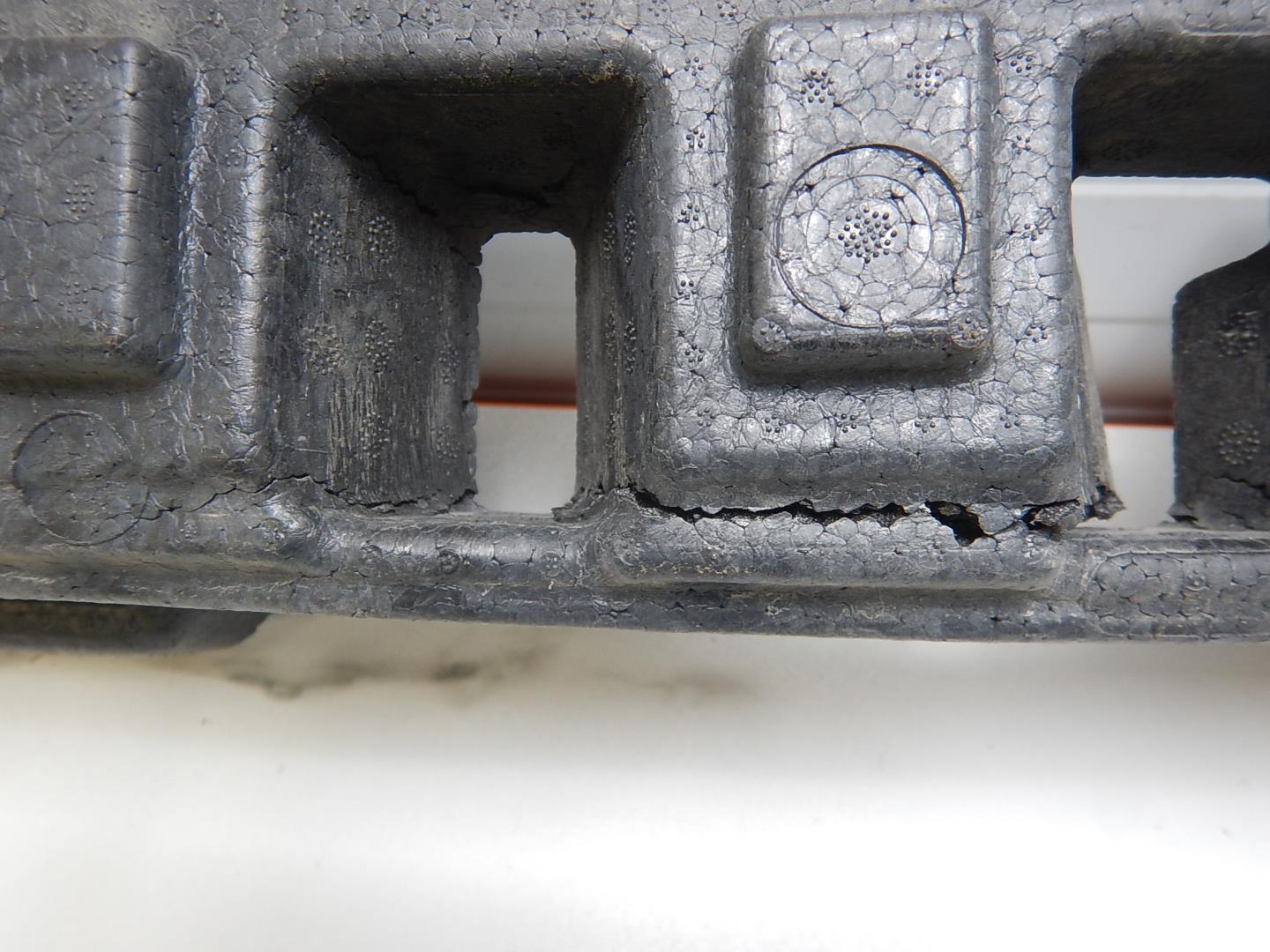 Наполнитель переднего бампера