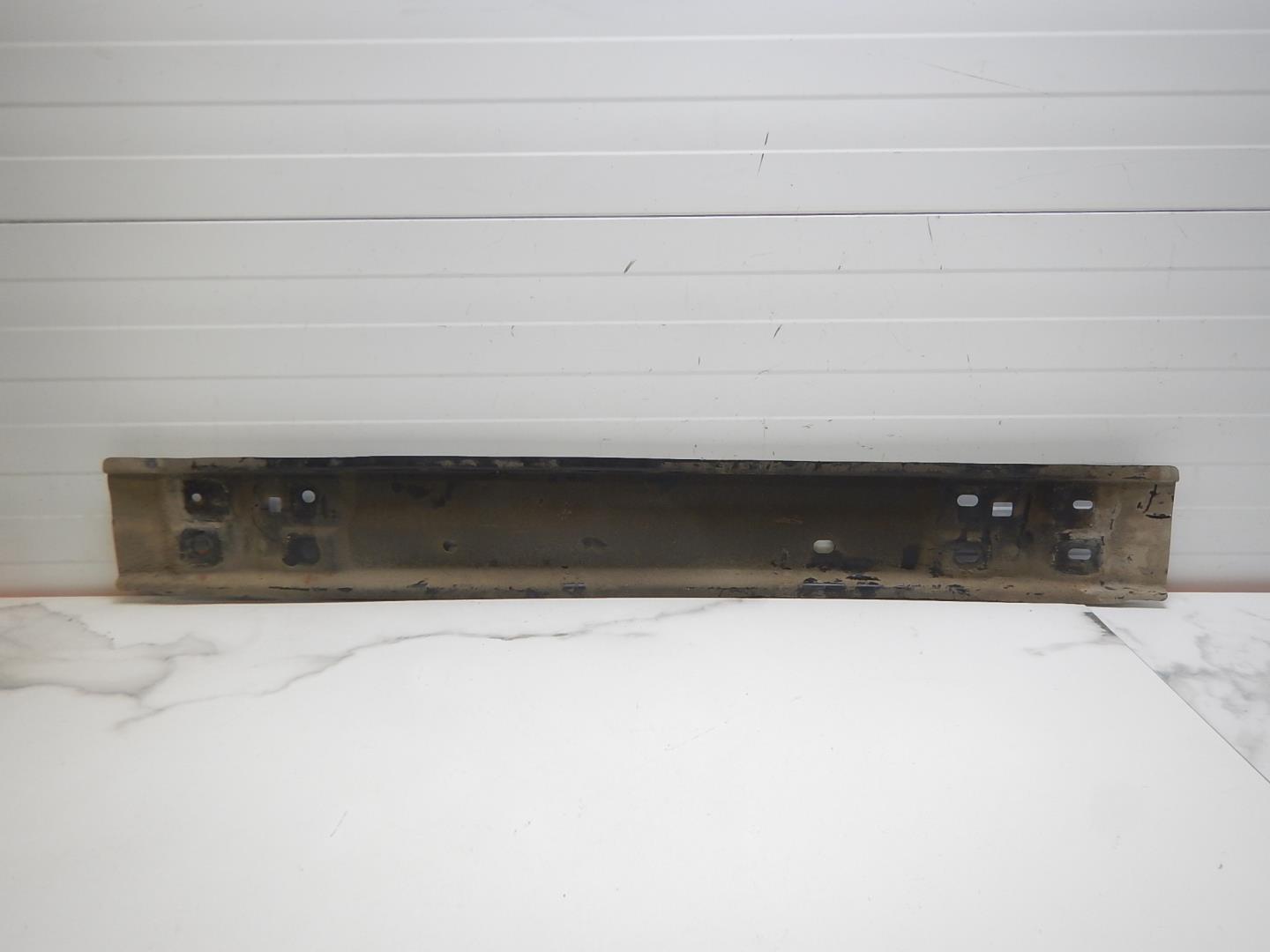 Усилитель заднего бампера