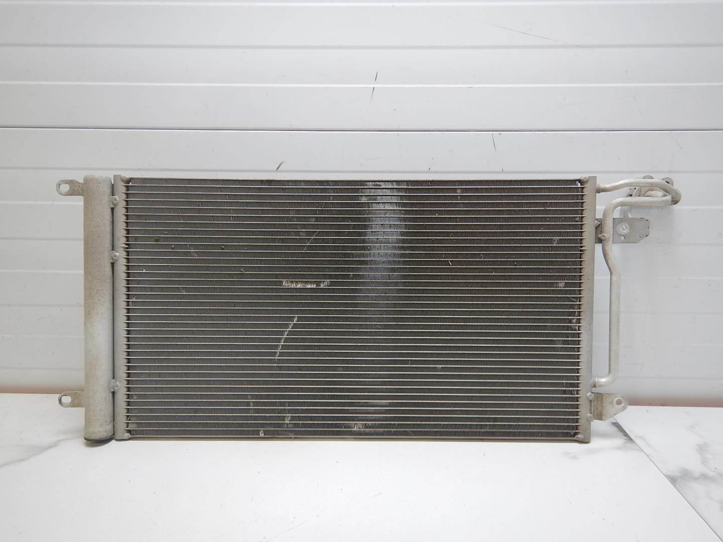 Радиатор кондиционера / конденсер