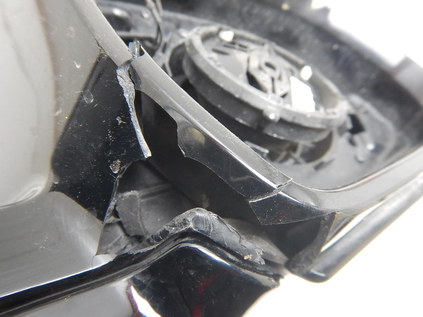 Зеркало правое электрическое