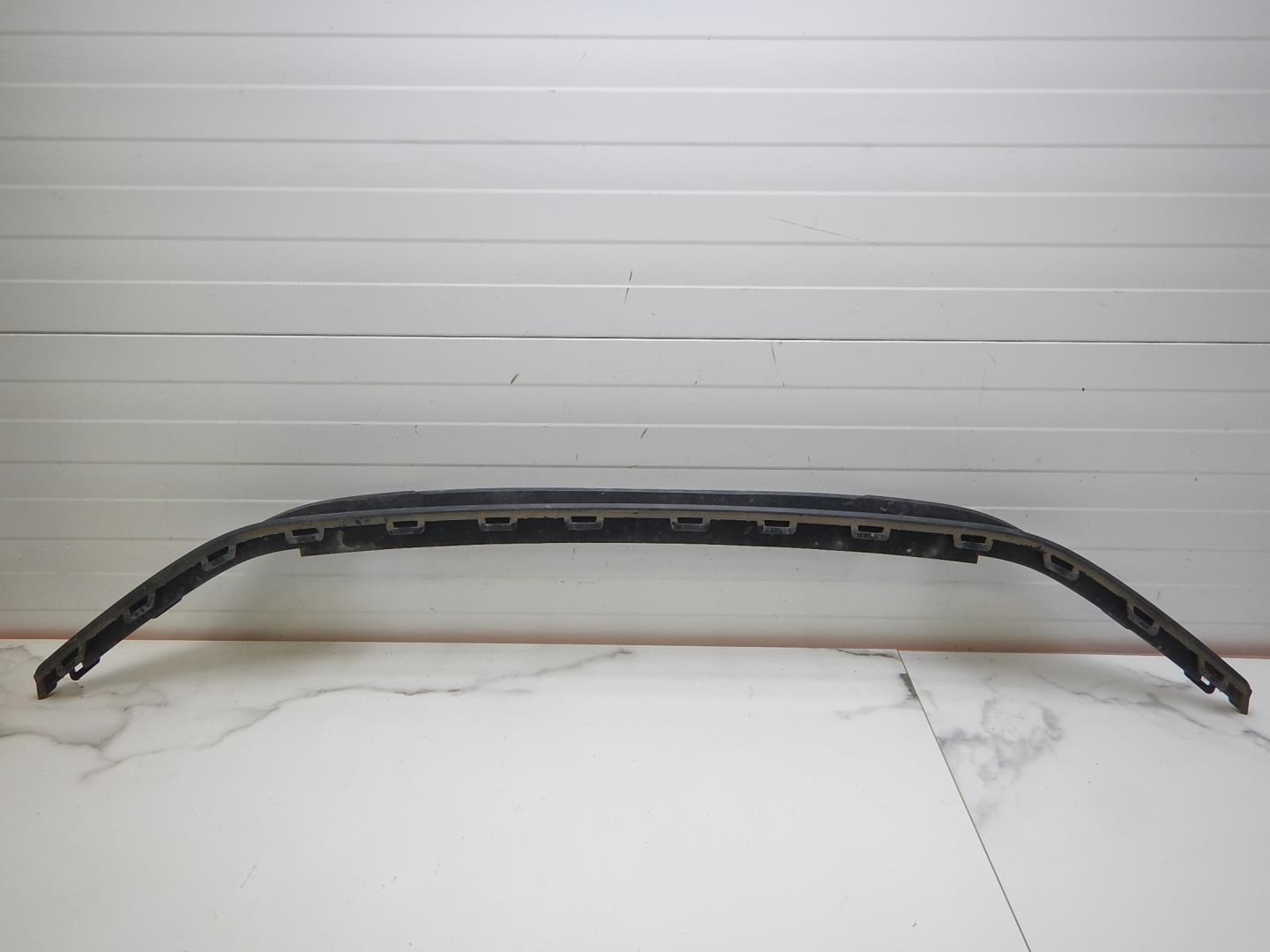 Решетка в бампер центральная