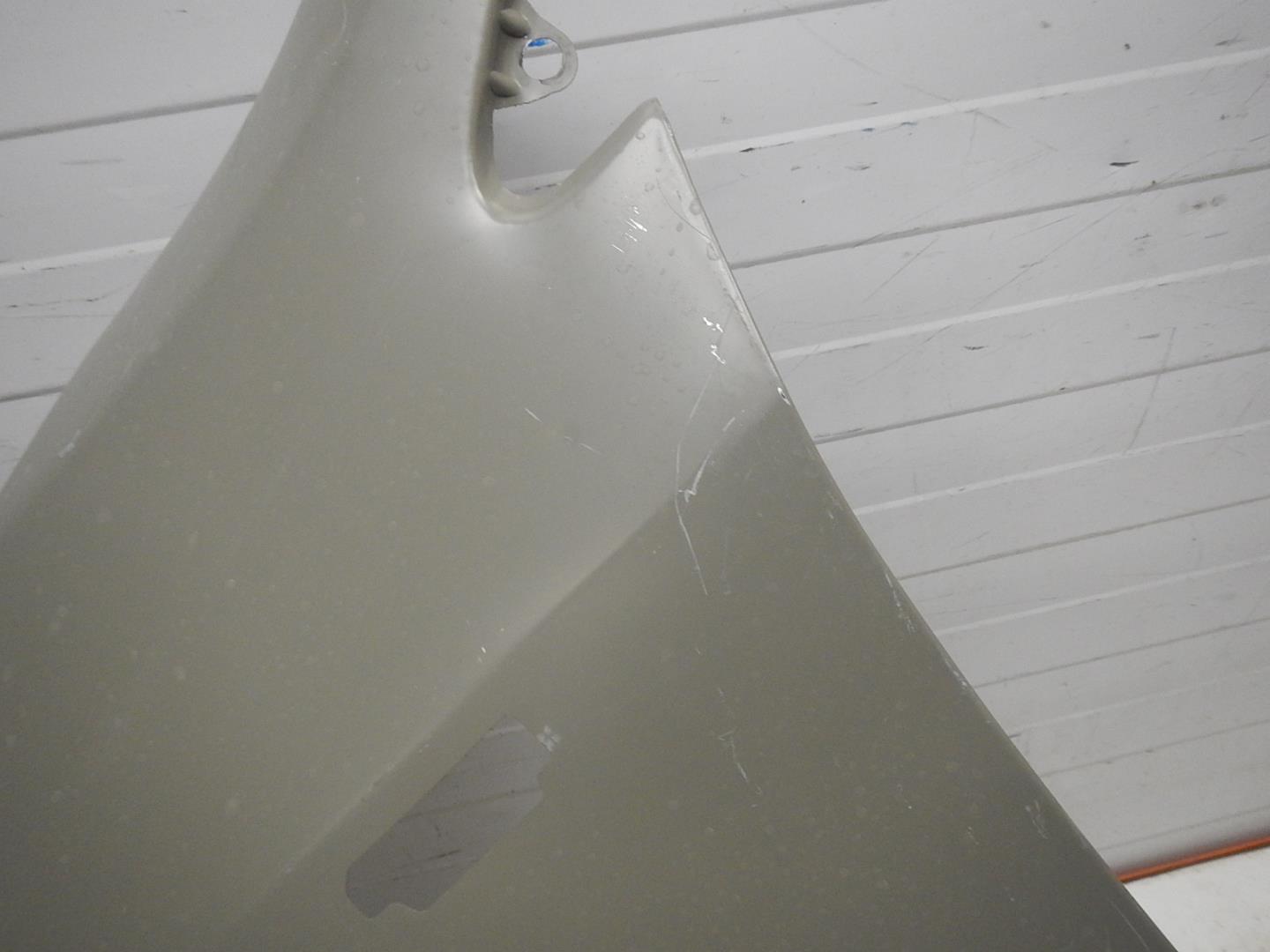 Крыло переднее левое