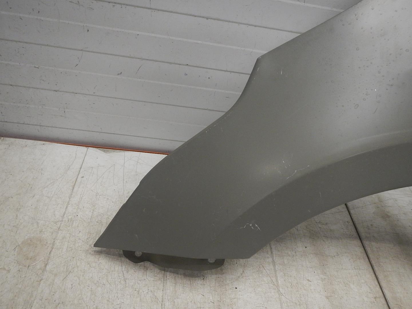 Крыло переднее левое