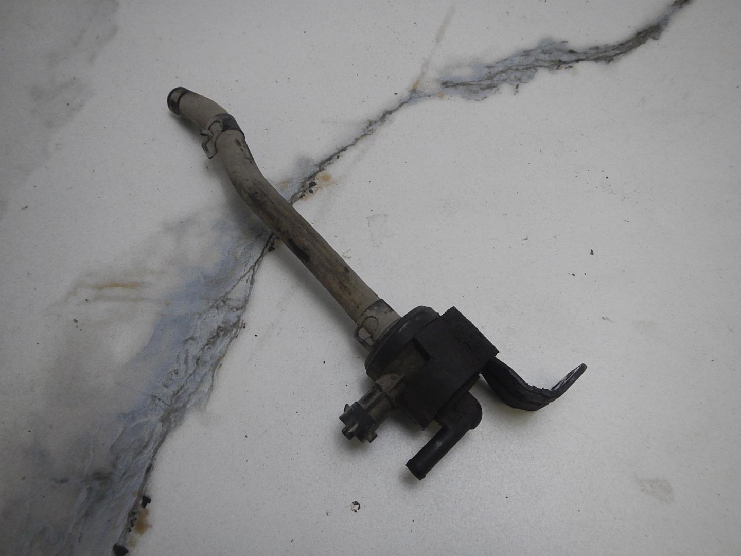 Клапан вентиляции топливного бака