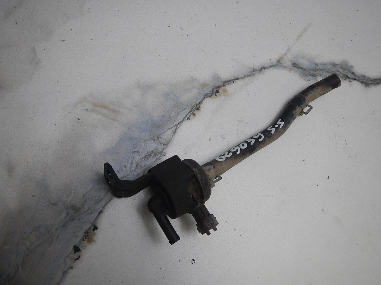 Клапан вентиляции топливного бака