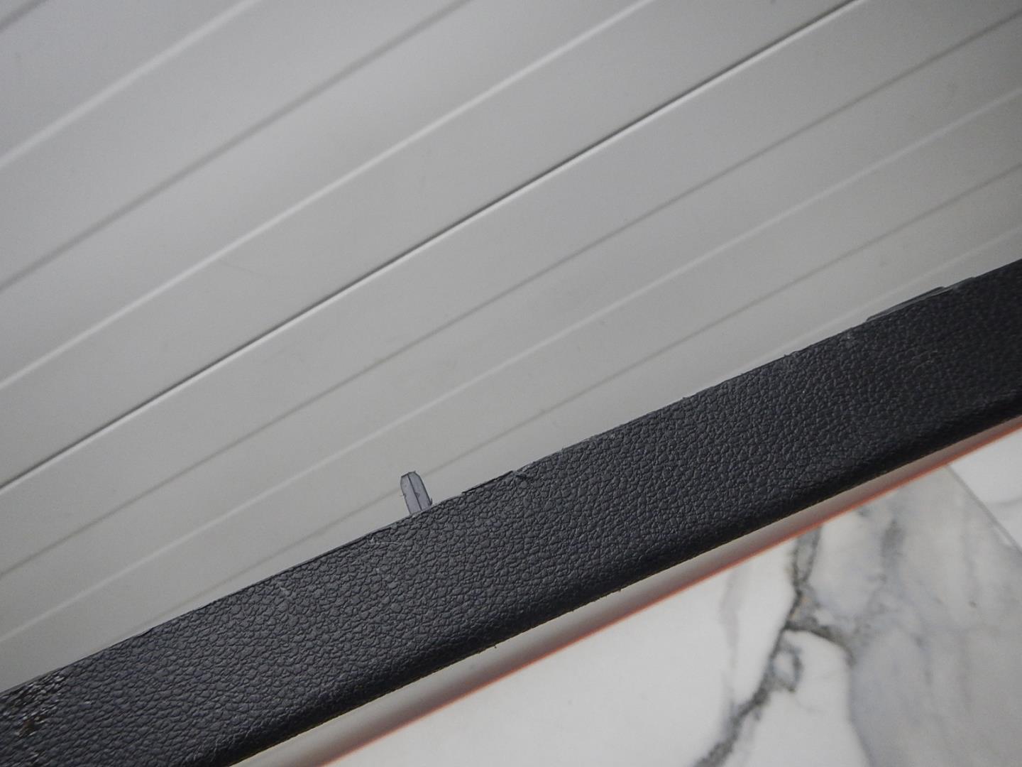 Обшивка двери багажника