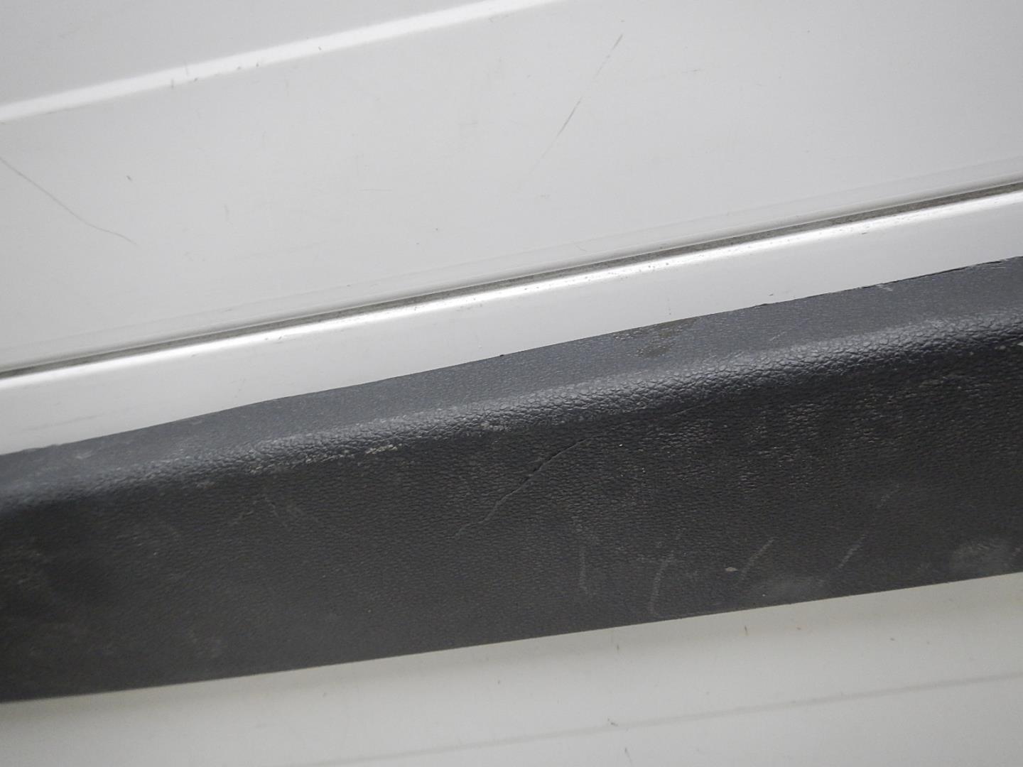 Обшивка двери багажника