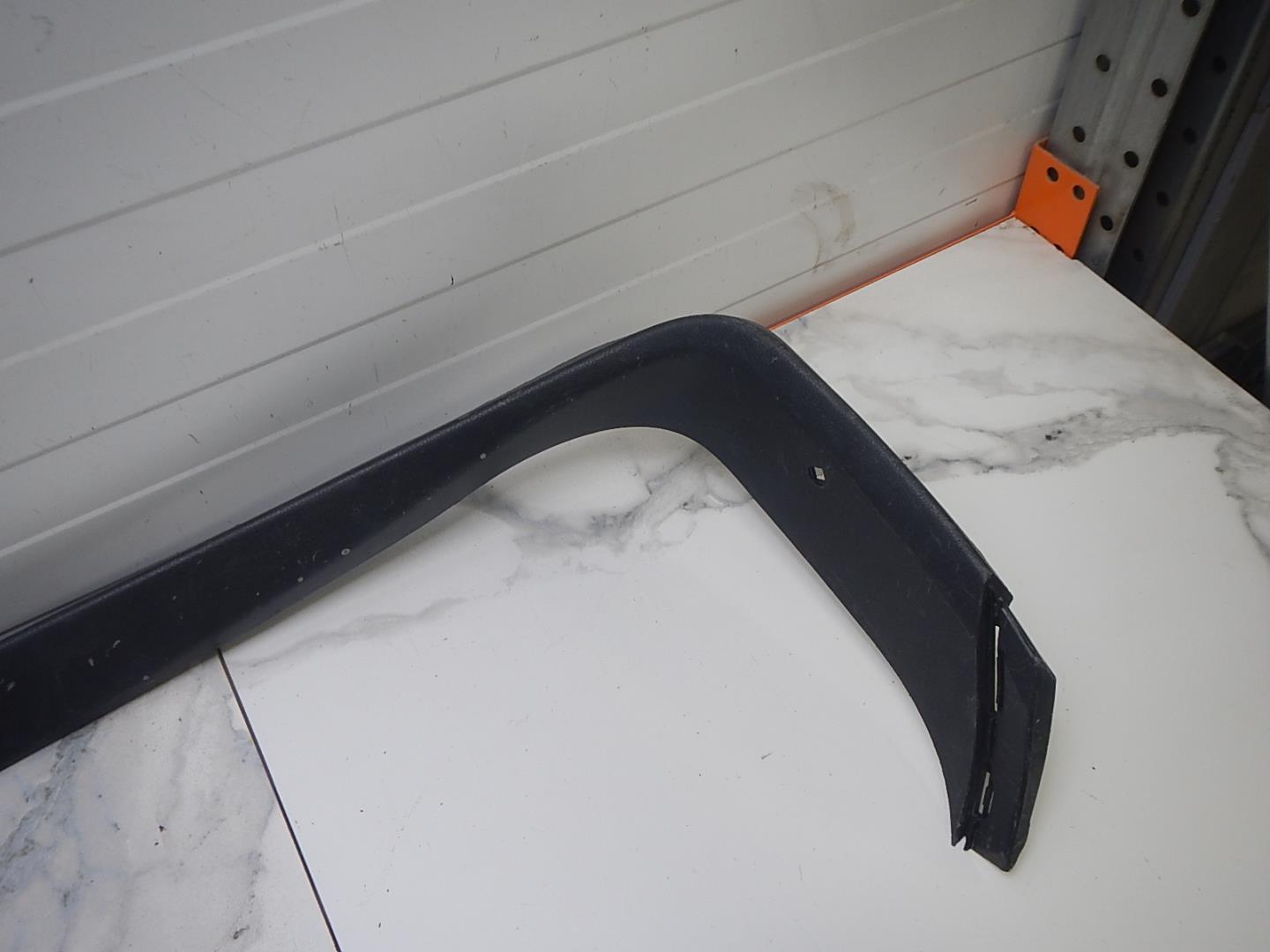 Обшивка двери багажника