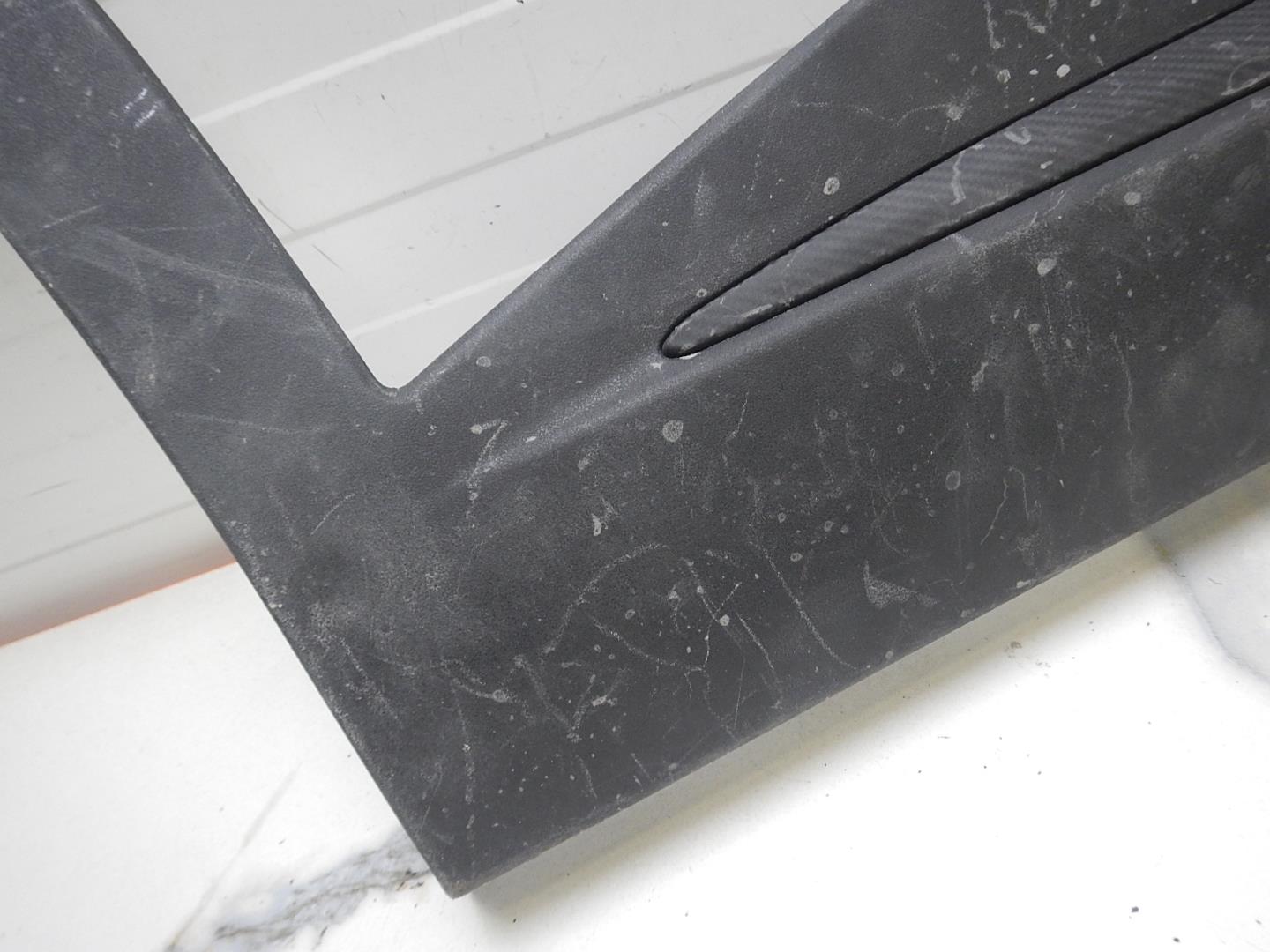 Молдинг задней правой двери