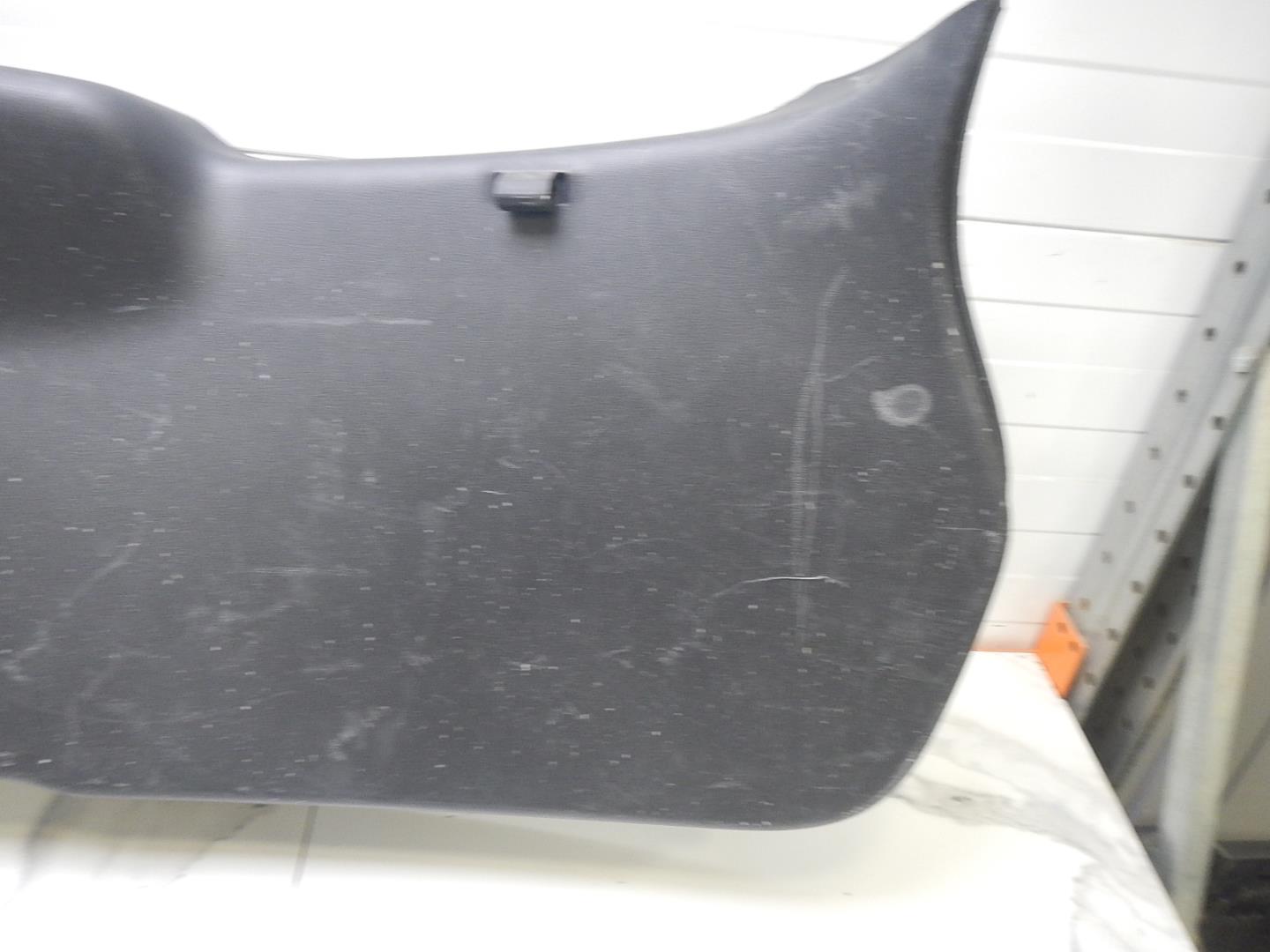 Обшивка двери багажника