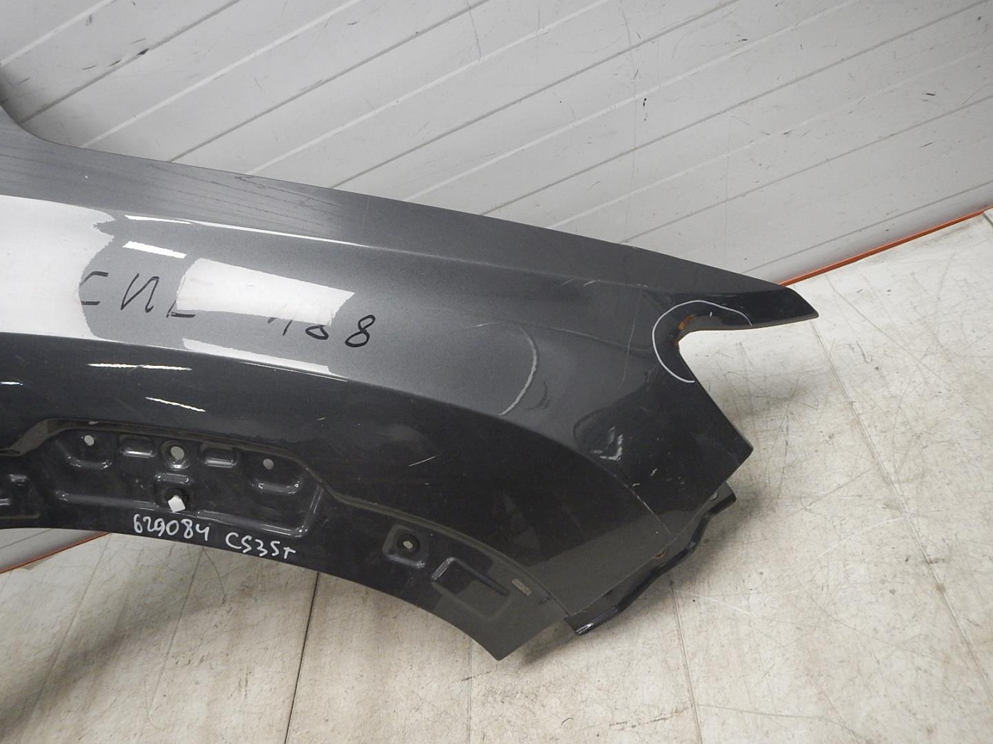 Крыло переднее правое