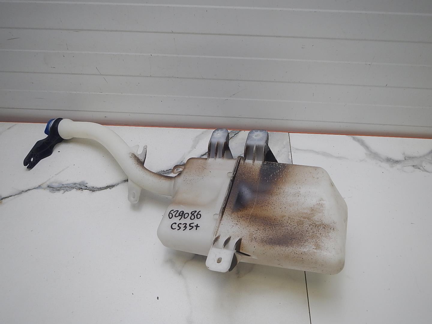 Бачок омывателя лобового стекла