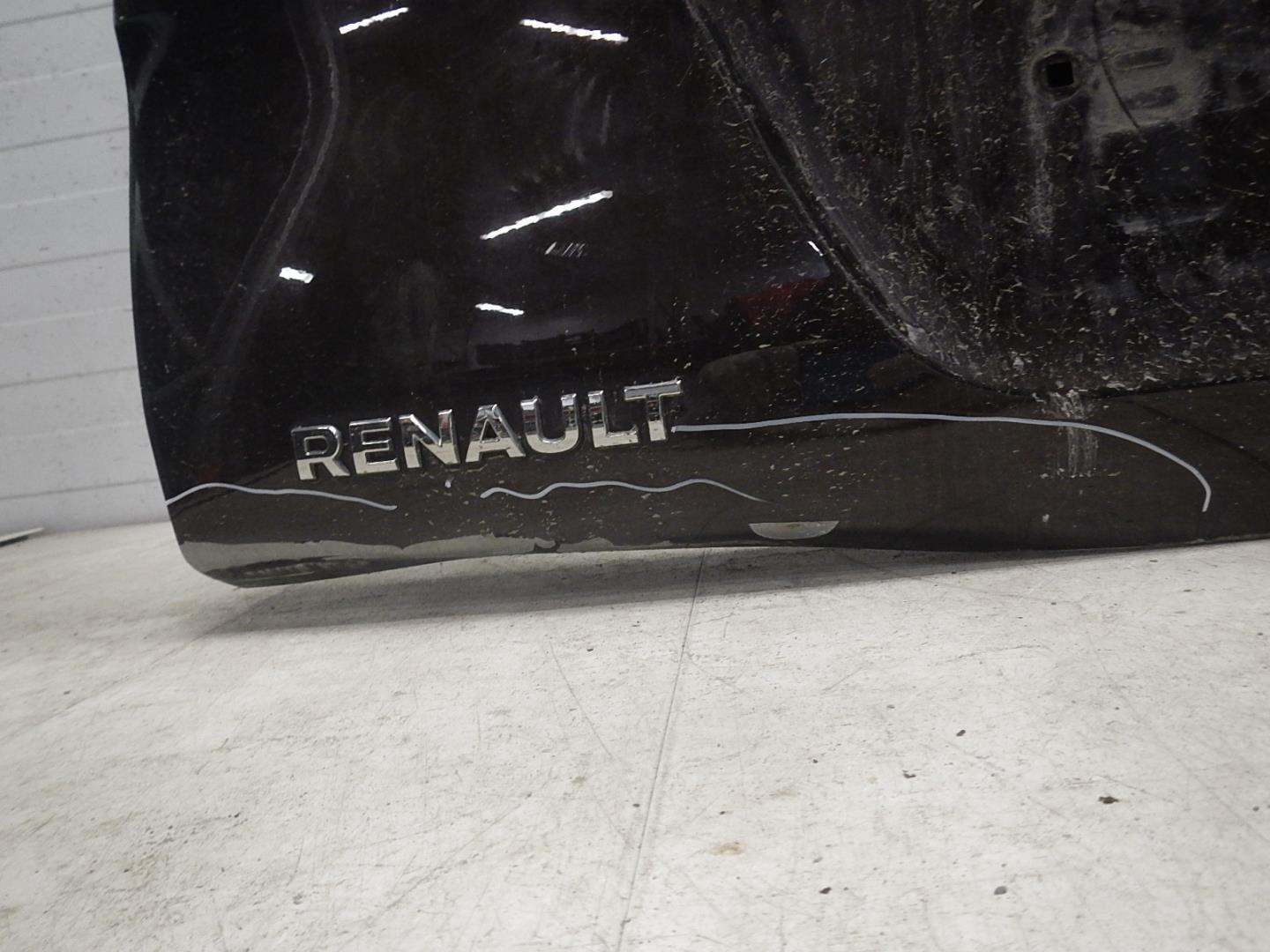 Дверь багажника