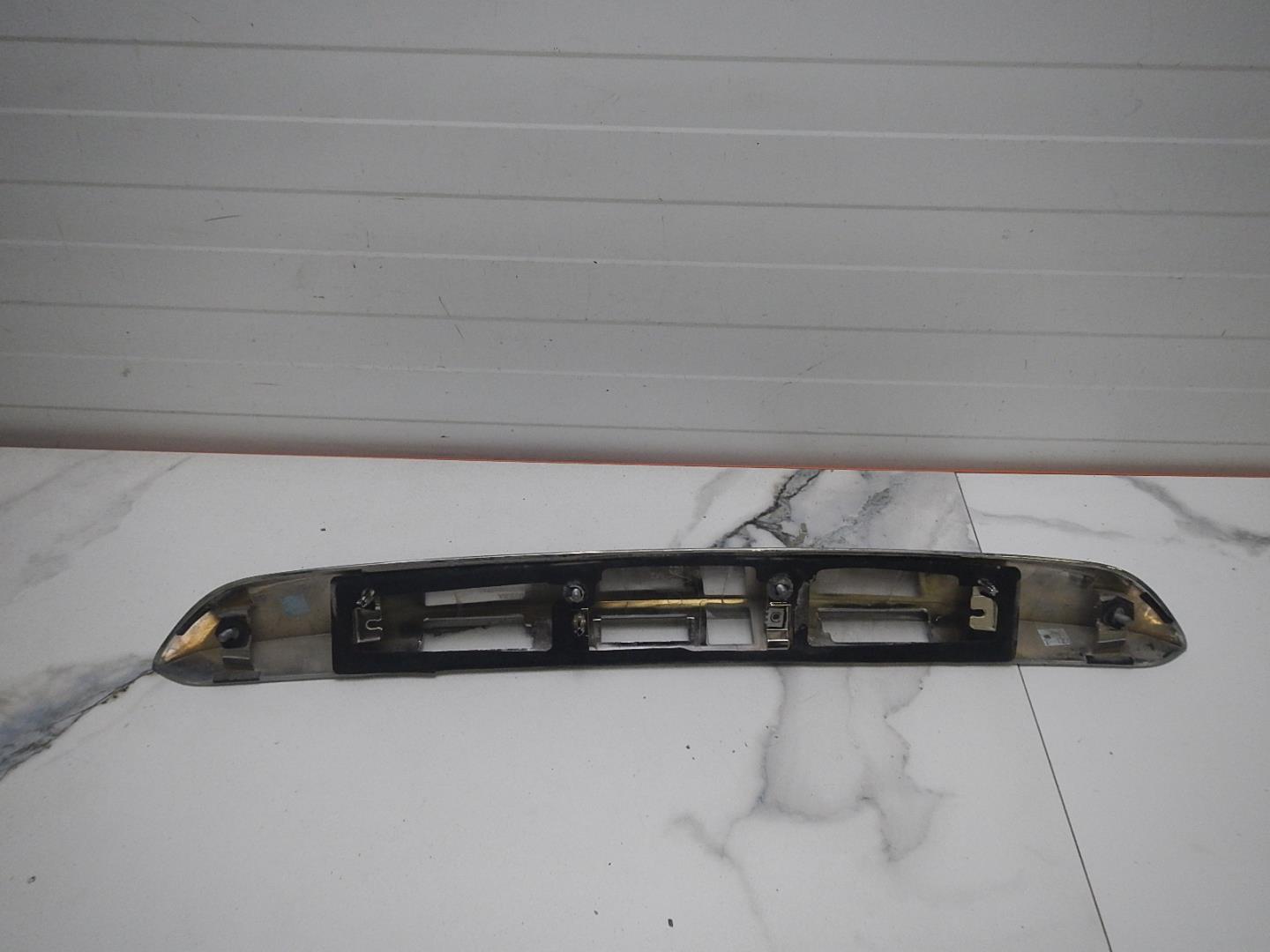 Накладка двери багажника