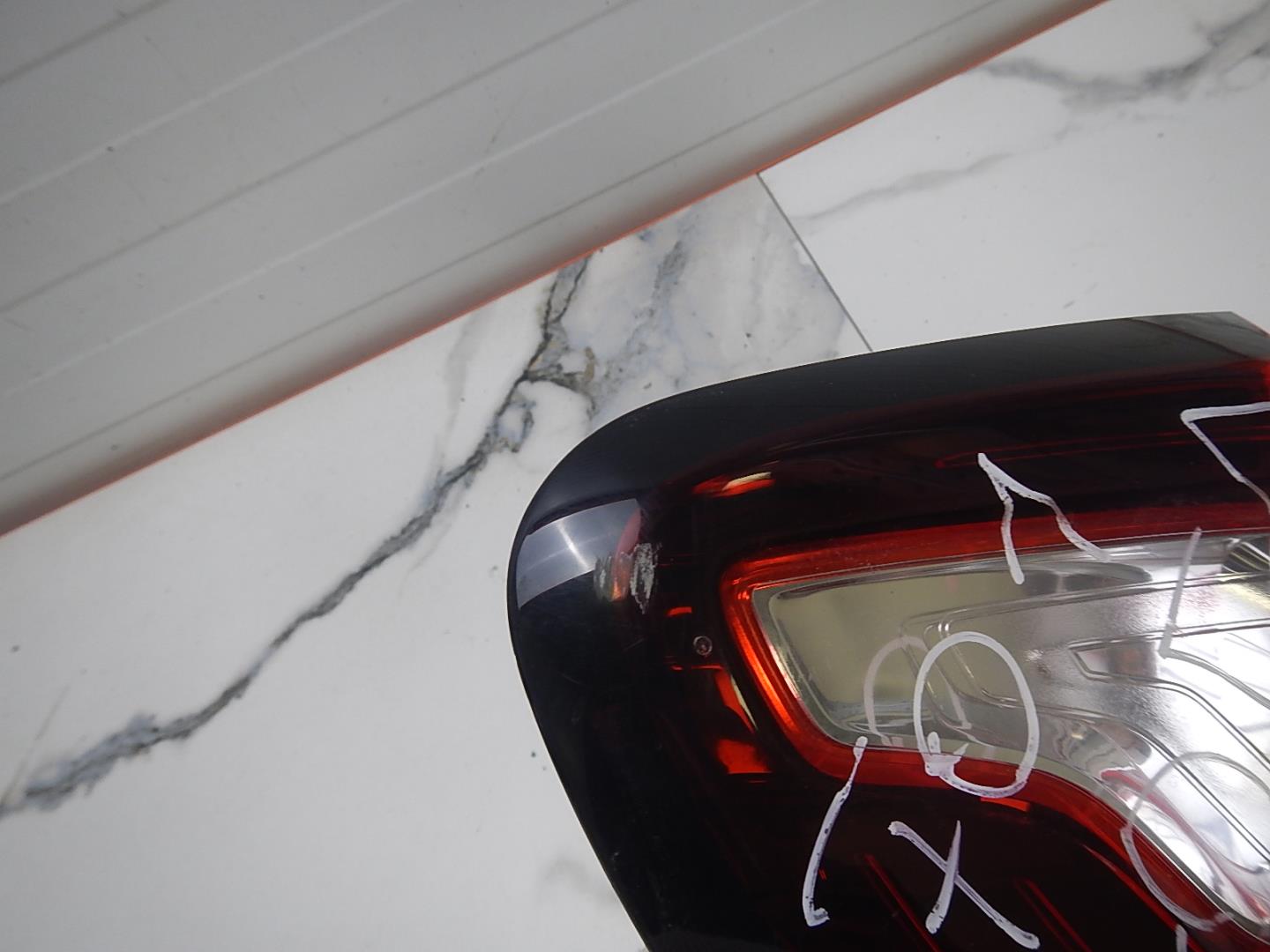 Фонарь задний внутренний правый