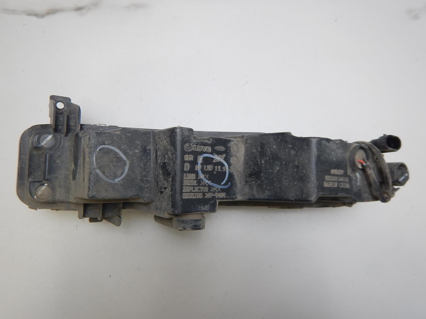 Фара противотуманная правая