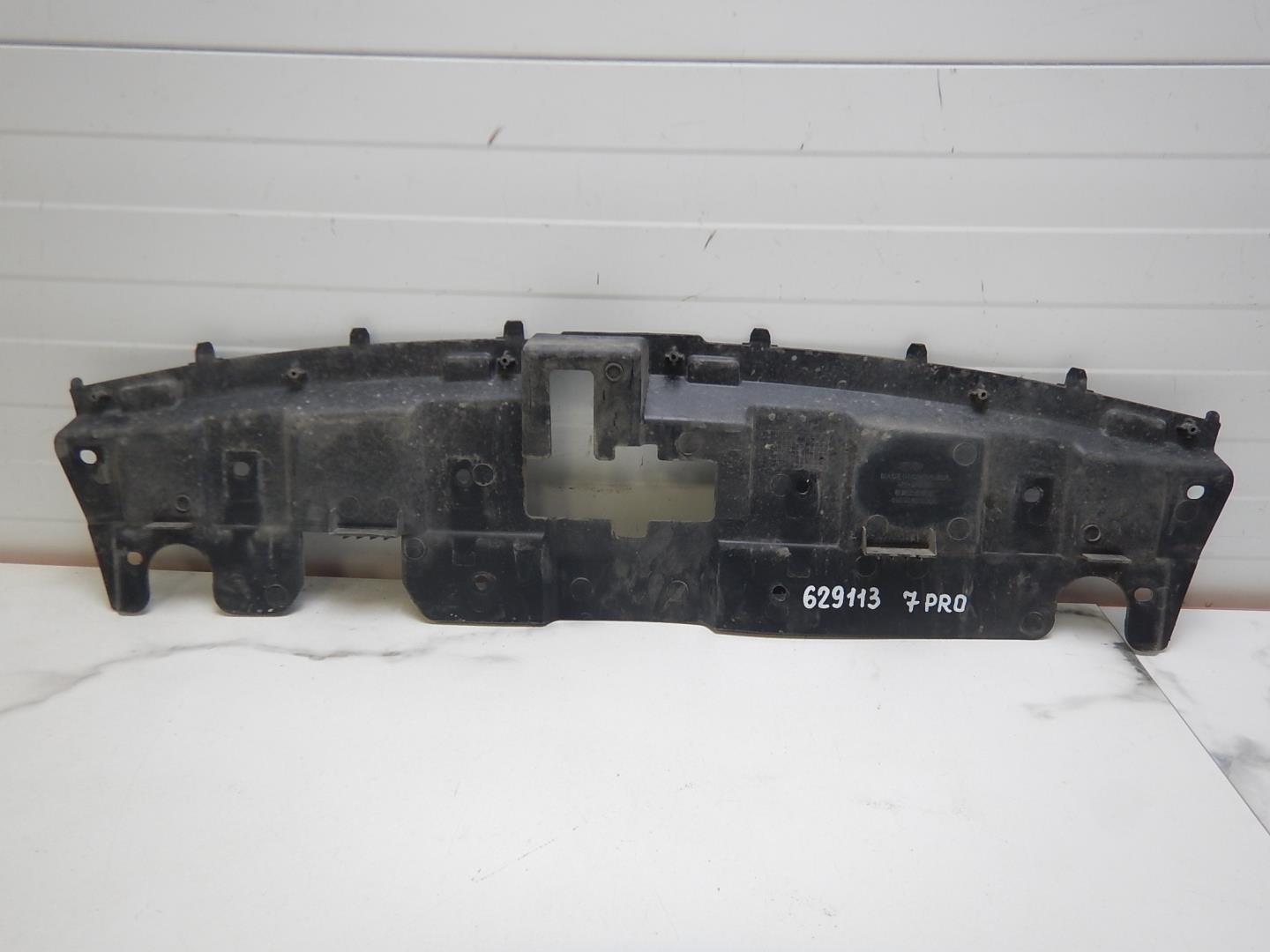 Кожух замка капота