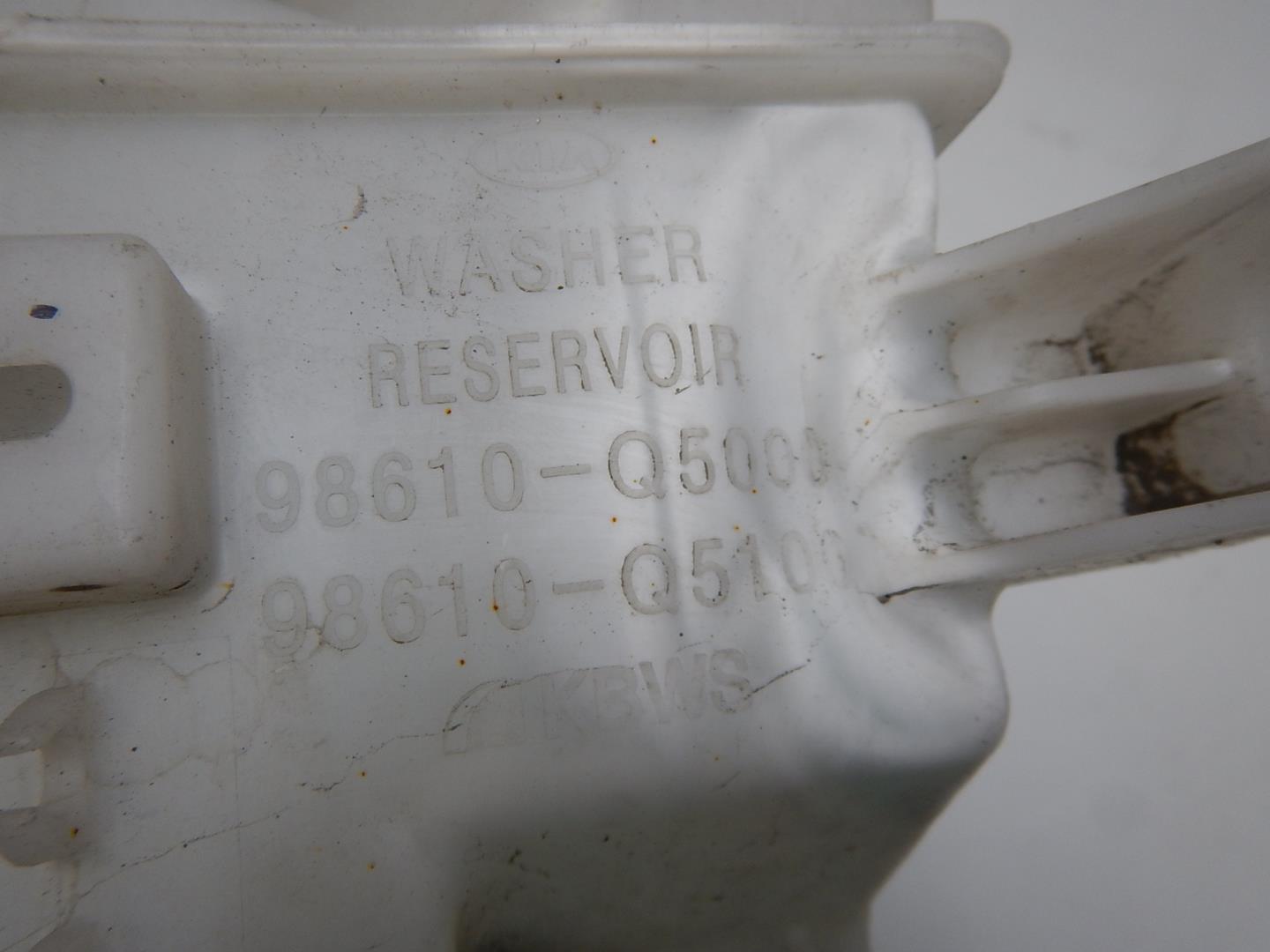 Бачок омывателя лобового стекла