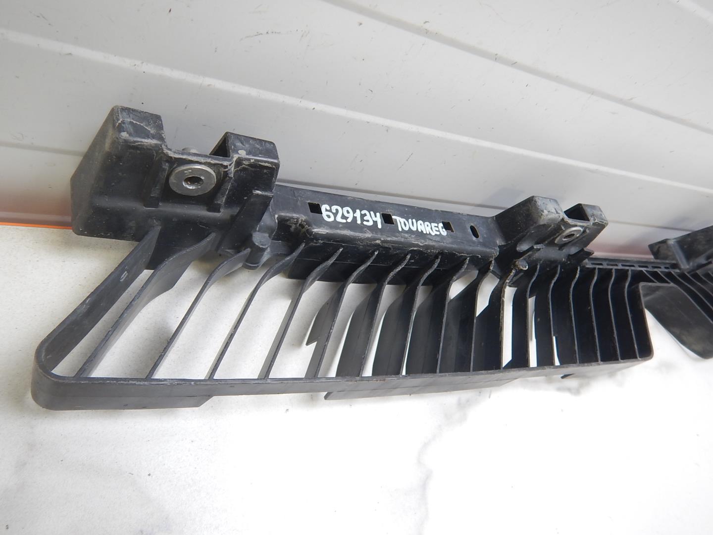 Кронштейн переднего бампера