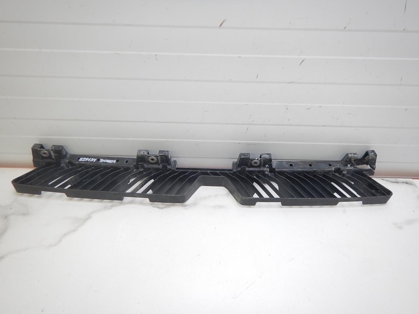 Кронштейн переднего бампера