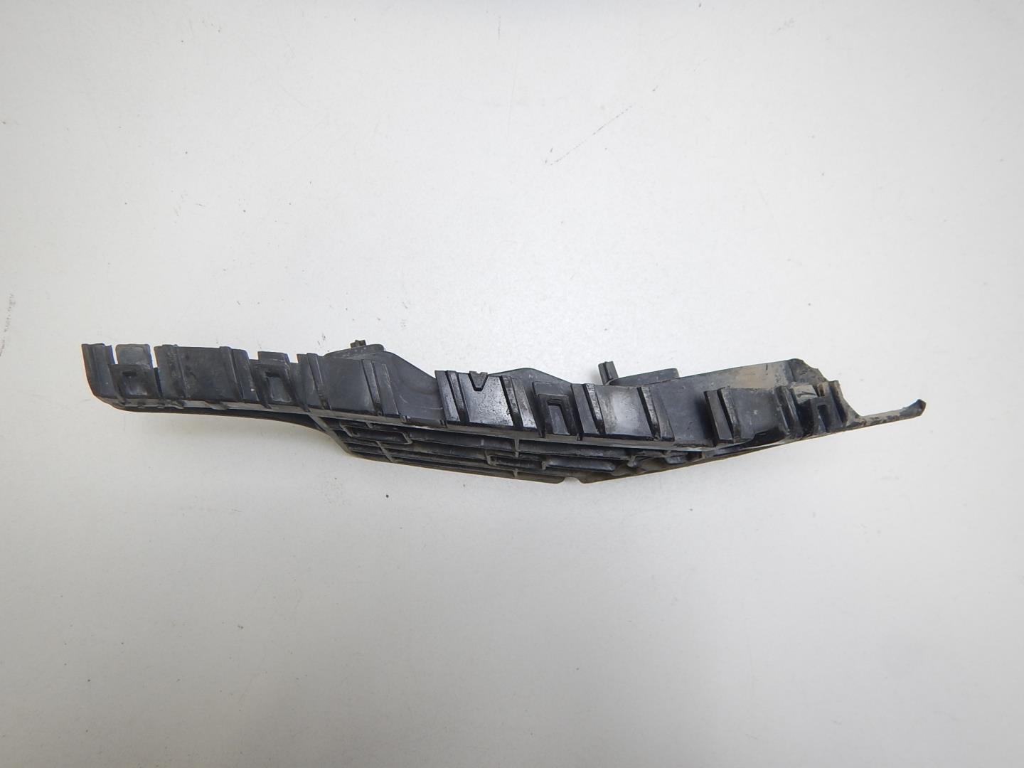 Кронштейн заднего бампера левый