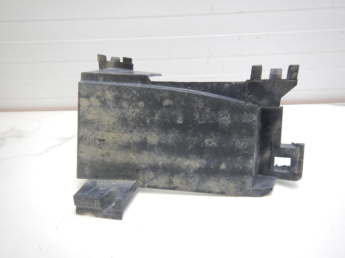 Воздуховод радиатора правый