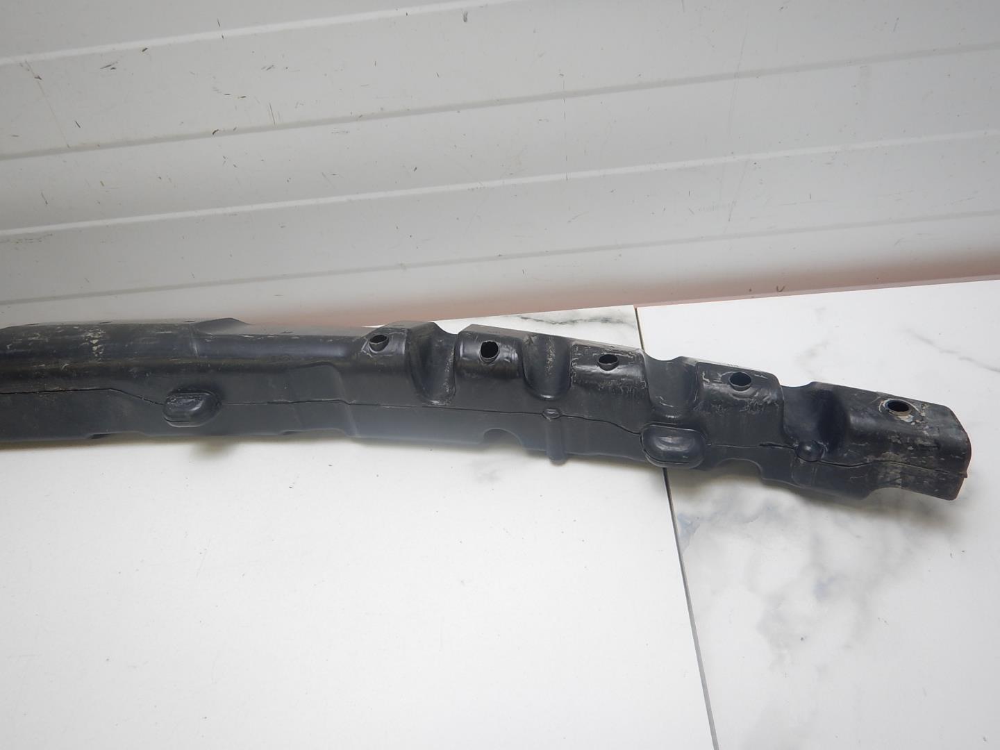 Наполнитель переднего бампера