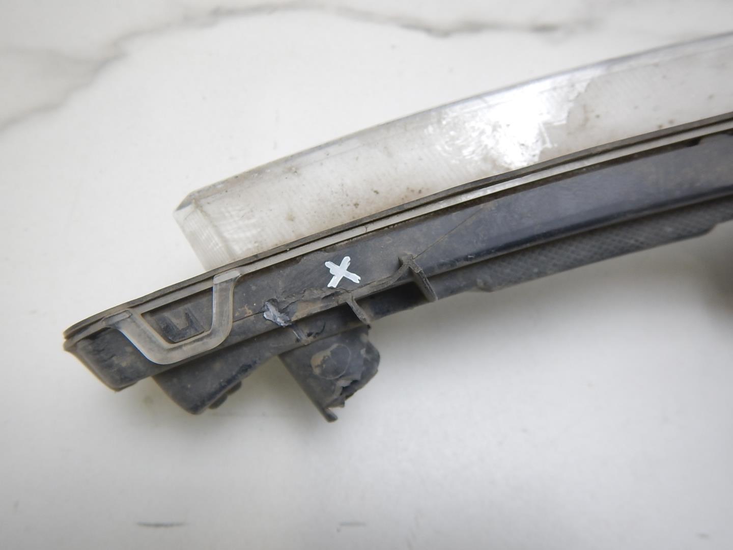 Фара дневного света правая (ходовые огни)