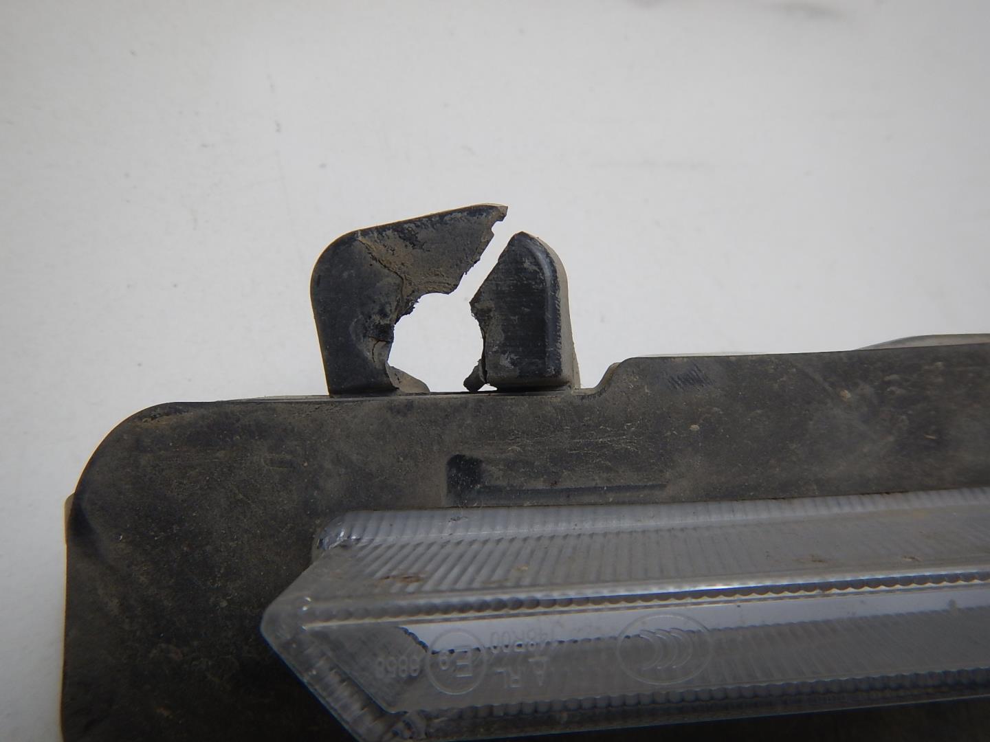 Фара дневного света правая (ходовые огни)