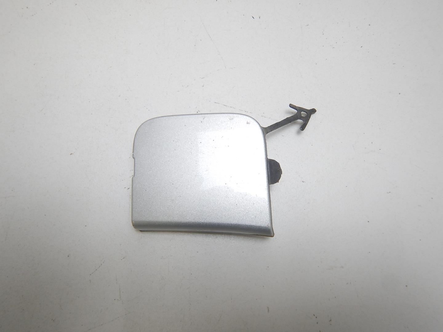 Заглушка буксировочного крюка