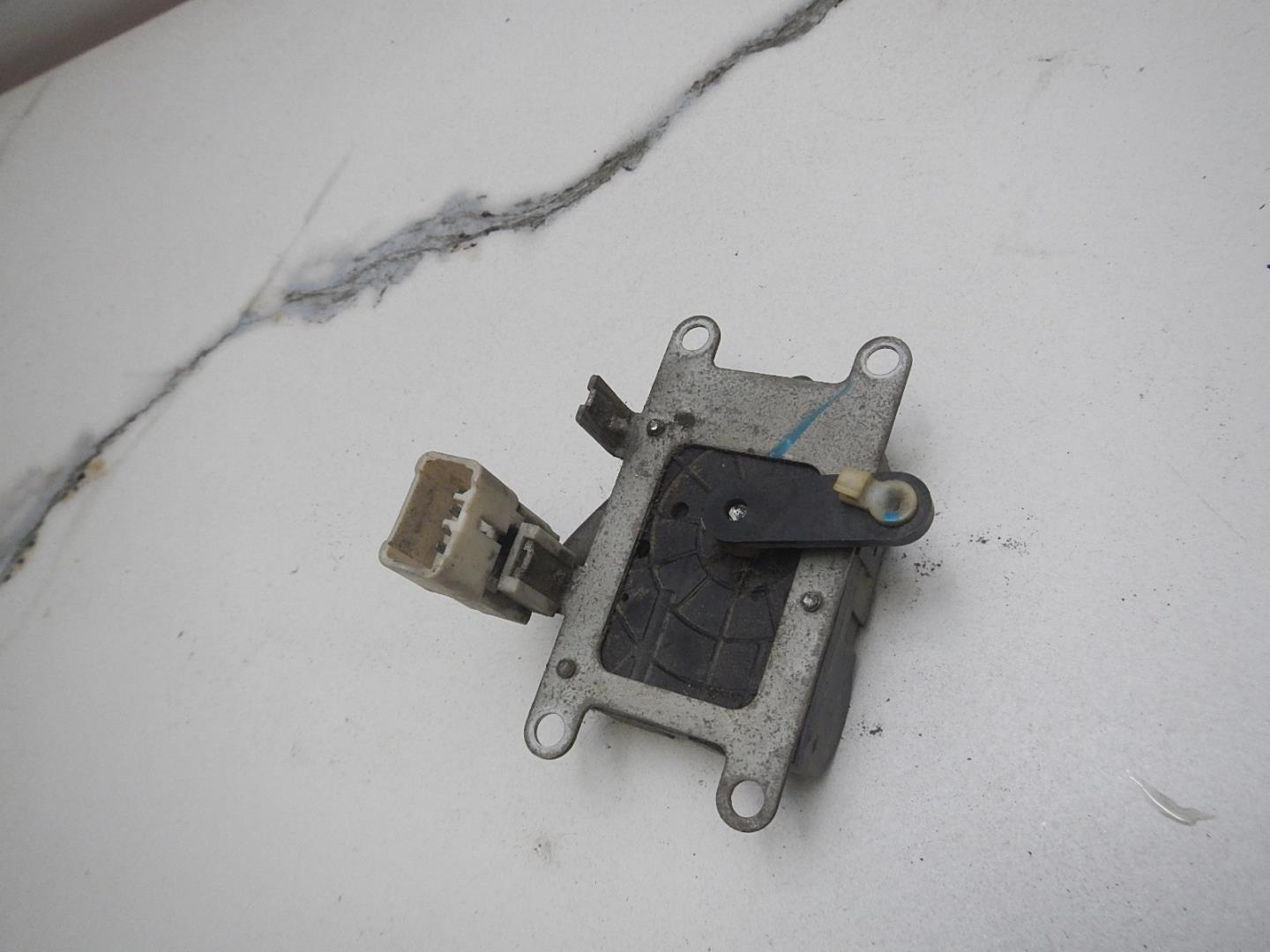 Моторчик заслонки печки