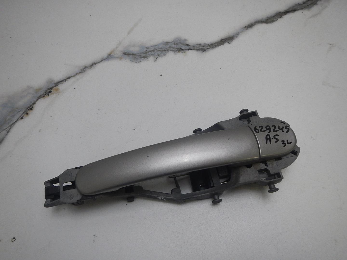 Ручка двери задней наружная левая